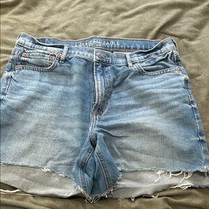 American Eagle relaxed short